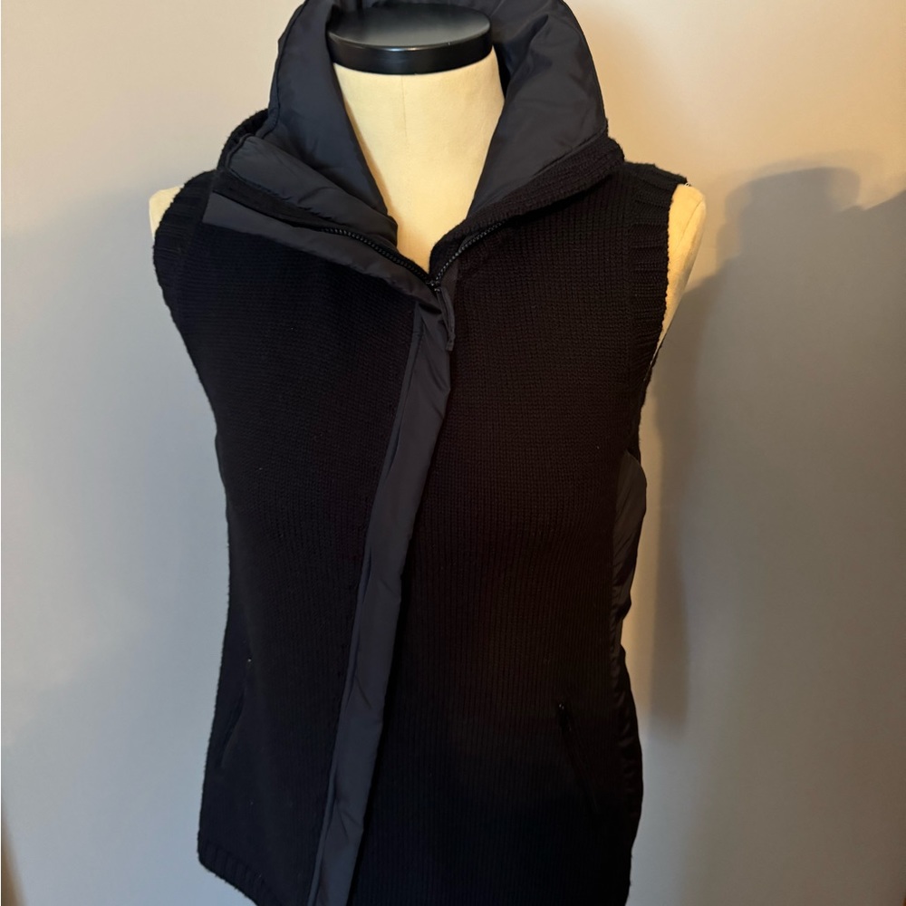 Eileen Fisher asymmetrical sleeveless sweater vest. Merino wool. Trim 💯 nylon - Picture 8 of 12